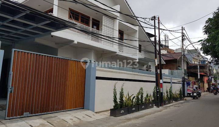 Rumah Mangga Besar Selatan 1