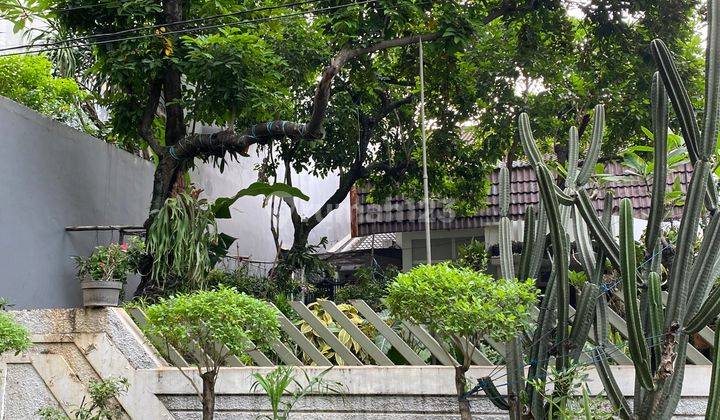 Rumah 2 Lantai SHM di Jl Kedoya Akasia Raya, Jakarta Barat 2