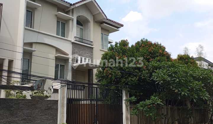 Rumah Taman Villa Meruya Jakarta Barat