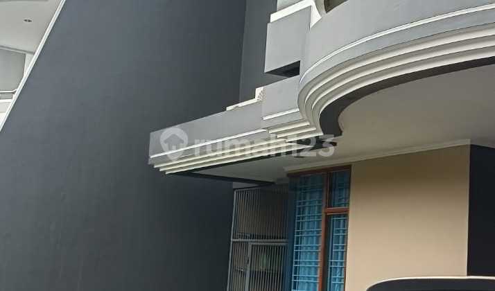 Rumah 2 Lantai Green Garden Kedoya Jakarta Barat 2