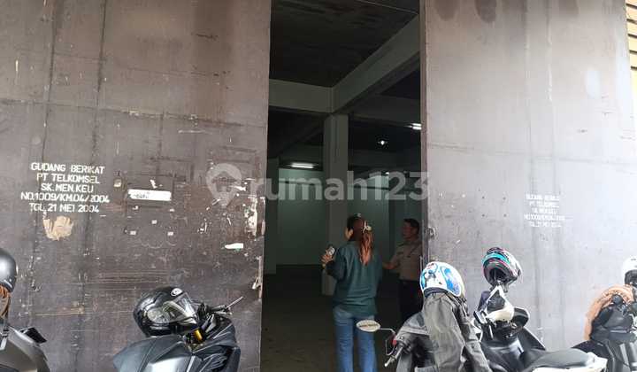 Good Warehouse Ready to Use Cheap 1088m² Land Area Suitable for Multi-Storage Jiep Pulogadung East Jakarta Good Warehouse Ready to Use Cheap 1088m² Land Area Suitable for Multi-Storage Jiep Pulogadung East Jakarta