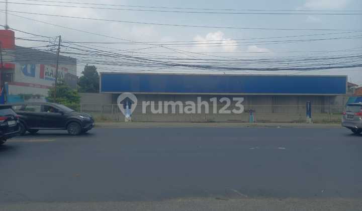 Gudang Luas Pinggir Jalan Ex Showroom Cocok Untuk Logistik Pinggir Jalan Narogong Bekasi 