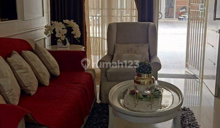 BU Rumah Cantik Mewah  2 Lantai SHM Fasilitas Kolam Renang Pribadi di Metland Jakarta Timur 2