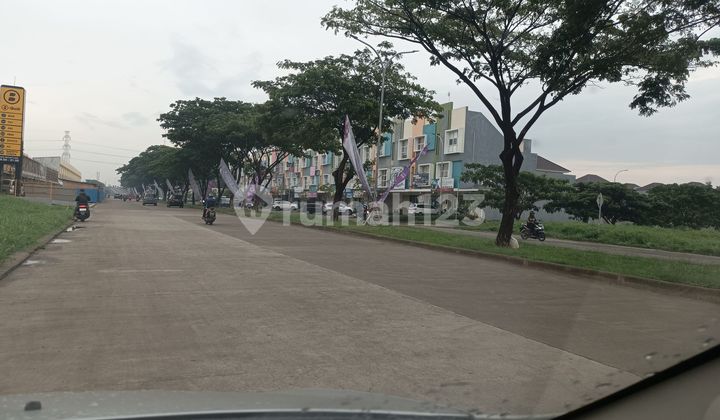 Affordable Commercial Lot by the Road 1100 m²
Suitable for Restaurant/Supermarket/Multi-Business in Kota Harapan Indah, Bekasi Affordable Commercial Lot by the Road 1100 m²
Suitable for Restaurant/Supermarket/Multi-Business in Kota Harapan Indah, Bekasi