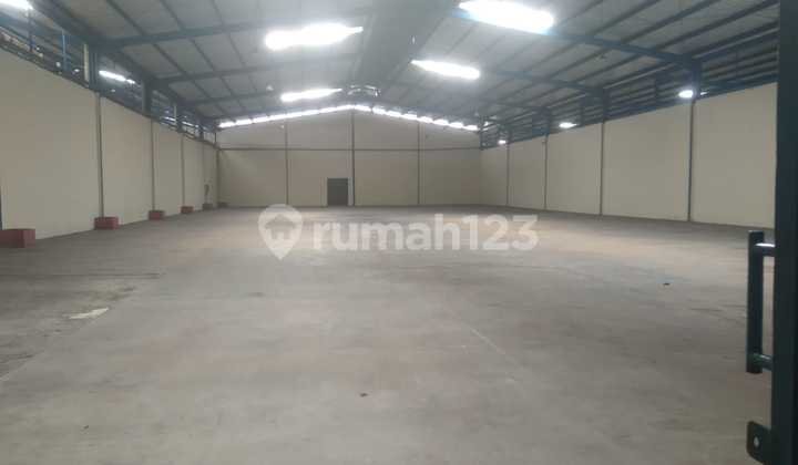Affordable Ready-to-Use Warehouse 2500m2 Land Area, Office Included, Container Access, Near Alexindo Sumarecon Bekasi