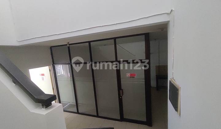 Quick Sale, Cheap, Nice 3-Story Shop House, 200m2 Land & Building, Fully Renovated, Harapan Indah Bekasi Roadside. Quick Sale, Cheap, Nice 3-Story Shop House, 200m2 Land & Building, Fully Renovated, Harapan Indah Bekasi Roadside.