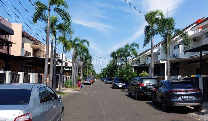 Rumah 2 Lantai SHM Bagus Jalanan Besar 4 Mobil Cluster Aralia Harapan Indah Bekasi  2