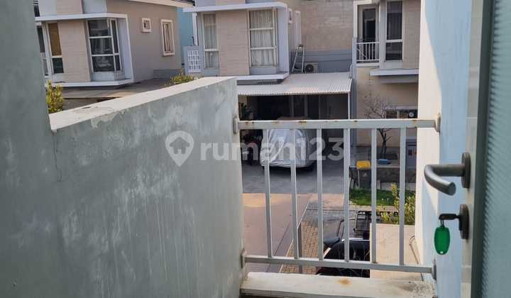 J2 House, 2 Floors, Very Cheap, Fully Renovated 3+3, Strategic Location, Lavesh Cluster, Harapan Indah, Bekasi 2