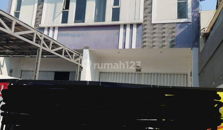 Ruko 3 lantai bagus lokasi  1