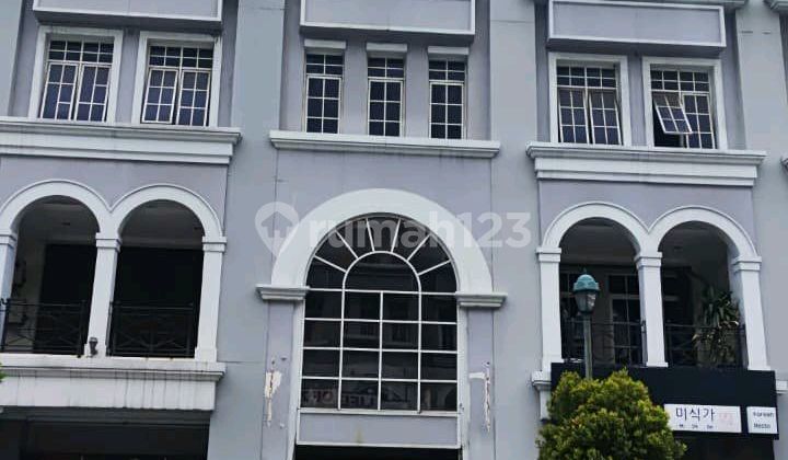 Neat 4-story shop house in Moi Jarang.