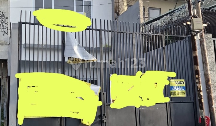 New Strategic Shop House. Parking. Spacious. Rare. Available.