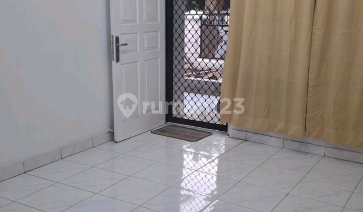 Rumah Baru Jarang Ada. Baru Renovasi Baja.tingan