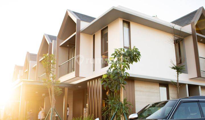 Rumah 2 Lantai Klasik Summarecon Mutiara Makassar 2