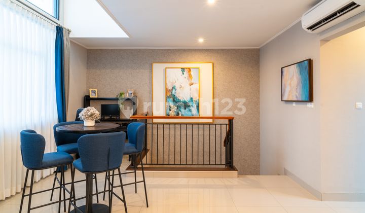 RUMAH MEWAH ATTIC 3 LANTAI LOKASI NYAMAN DAN ASRI DEKAT BANDARA 2