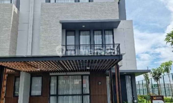 RUMAH MEWAH ATTIC 3 LANTAI LOKASI NYAMAN DAN ASRI DEKAT BANDARA 1