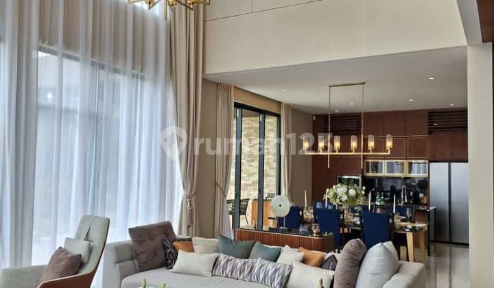 Strategic Luxurious House High Investment Value in the Heart of an Independent City