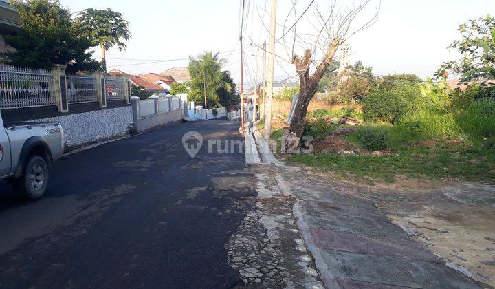 Tanah Murah Jl. Tamin. Bandar Lampung.  Rumah Murah Dijual Cepat. Dekat Pasar Tamin. Cocok Utk Hunian.   Dekat sekolah. Pasar. Lingkungan asri. Sangat baik untuk tempat usaha dan kost2an. Jalan sangat llebar bisa dilalui 2 mobil.  3