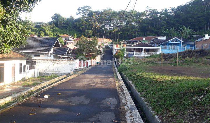 Tanah Murah Jl. Tamin. Bandar Lampung.  Rumah Murah Dijual Cepat. Dekat Pasar Tamin. Cocok Utk Hunian.   Dekat sekolah. Pasar. Lingkungan asri. Sangat baik untuk tempat usaha dan kost2an. Jalan sangat llebar bisa dilalui 2 mobil.  4