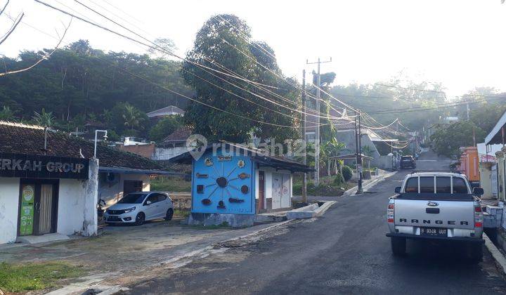 Tanah Murah Jl. Tamin. Bandar Lampung.  Rumah Murah Dijual Cepat. Dekat Pasar Tamin. Cocok Utk Hunian.   Dekat sekolah. Pasar. Lingkungan asri. Sangat baik untuk tempat usaha dan kost2an. Jalan sangat llebar bisa dilalui 2 mobil.  6