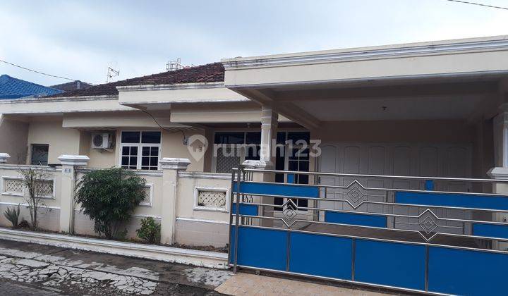 di Jl. P. Antasari Rumah Minimalis Sangat Bagus. Terletak Diarea Jantung Ibukota Bandar Lampung.lokasi Rumah Sangat Strategis. Kompleks Hunian Perumahan Yang Dijaga Satuan Keamanan 24 Jam. 1. Nilai Jual Kembali Sangat Tinggi.2. Terletak Di Tengah Kota.3.  4