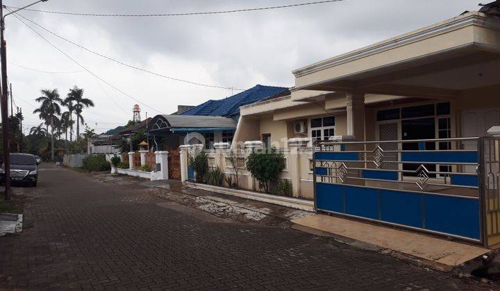 di Jl. P. Antasari Rumah Minimalis Sangat Bagus. Terletak Diarea Jantung Ibukota Bandar Lampung.lokasi Rumah Sangat Strategis. Kompleks Hunian Perumahan Yang Dijaga Satuan Keamanan 24 Jam. 1. Nilai Jual Kembali Sangat Tinggi.2. Terletak Di Tengah Kota.3.  5