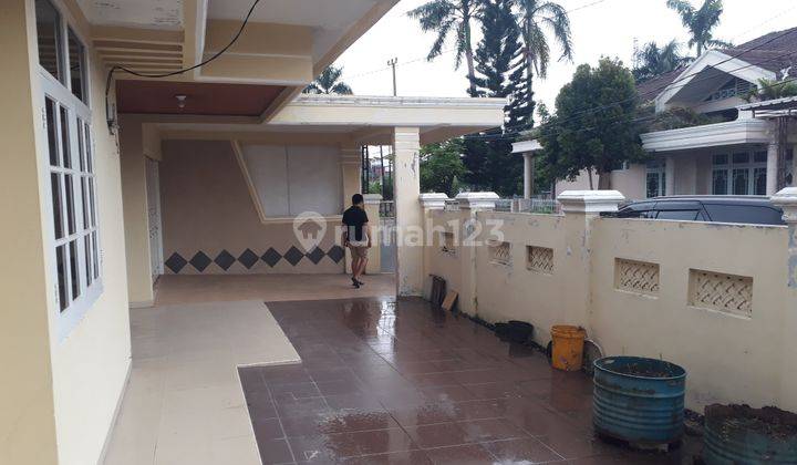 di Jl. P. Antasari Rumah Minimalis Sangat Bagus. Terletak Diarea Jantung Ibukota Bandar Lampung.lokasi Rumah Sangat Strategis. Kompleks Hunian Perumahan Yang Dijaga Satuan Keamanan 24 Jam. 1. Nilai Jual Kembali Sangat Tinggi.2. Terletak Di Tengah Kota.3.  6