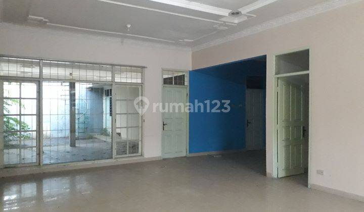 di Jl. P. Antasari Rumah Minimalis Sangat Bagus. Terletak Diarea Jantung Ibukota Bandar Lampung.lokasi Rumah Sangat Strategis. Kompleks Hunian Perumahan Yang Dijaga Satuan Keamanan 24 Jam. 1. Nilai Jual Kembali Sangat Tinggi.2. Terletak Di Tengah Kota.3.  8