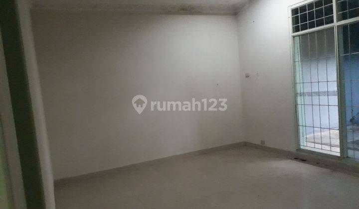 di Jl. P. Antasari Rumah Minimalis Sangat Bagus. Terletak Diarea Jantung Ibukota Bandar Lampung.lokasi Rumah Sangat Strategis. Kompleks Hunian Perumahan Yang Dijaga Satuan Keamanan 24 Jam. 1. Nilai Jual Kembali Sangat Tinggi.2. Terletak Di Tengah Kota.3.  9