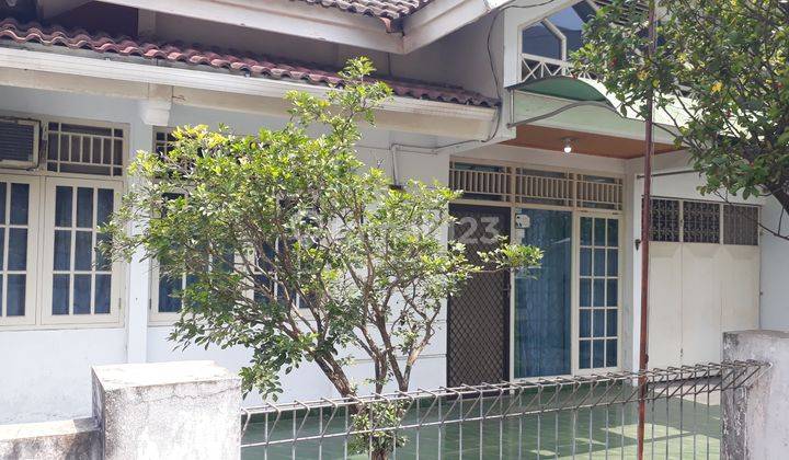 Dijual Murah. Rumah Villa Citra.

Jl. P. Antasari. Perumahan Villa Citra. Aman dan Nyaman. Dijaga satpam 24 jam.  Pintu akses menggunakan kartu tenant. 

Nilai jual kembali yang tinggi.
Cocok untuk investasi.
Tingkat hunian yang tinggi
Pusat kota
Dekat.ma 2