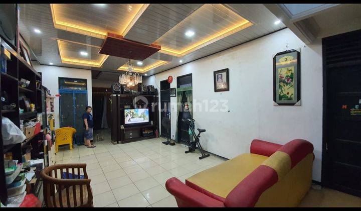 Dijual Murah. Rumah Villa Citra.

Jl. P. Antasari. Perumahan Villa Citra. Aman dan Nyaman. Dijaga satpam 24 jam.  Pintu akses menggunakan kartu tenant. 

Nilai jual kembali yang tinggi.
Cocok untuk investasi.
Tingkat hunian yang tinggi
Pusat kota
Dekat.ma 1