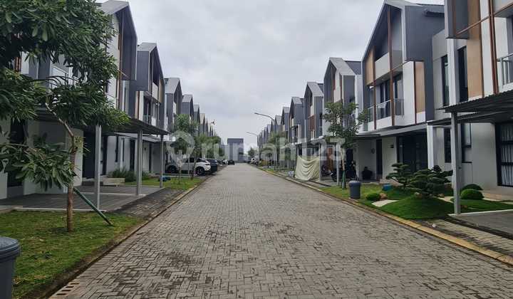 For Quick Sale: Yuthica House in BSD City, Strategically Located Near Eka Hospital, Mall, School, and Toll Road. 2