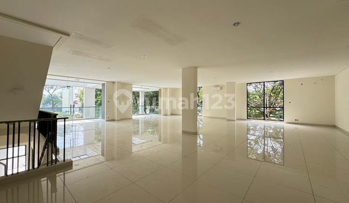 Rare Opportunity: 13 X 20 Corner Shop House in Gading Serpong, 3 Floors to Make Your Business Stand Out, Located in Gading Serpong CBD. 2