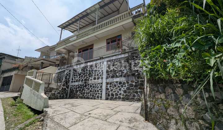 RUMAH 2 LANTAI JOGJOGAN CISARUA BOGOR