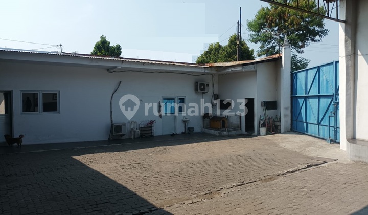 For sale commercial property on Jl. Raya Soekarno Hatta, Cck suitable for expedition business, restaurant, showroom, office, etc., partial purchase possible. 1