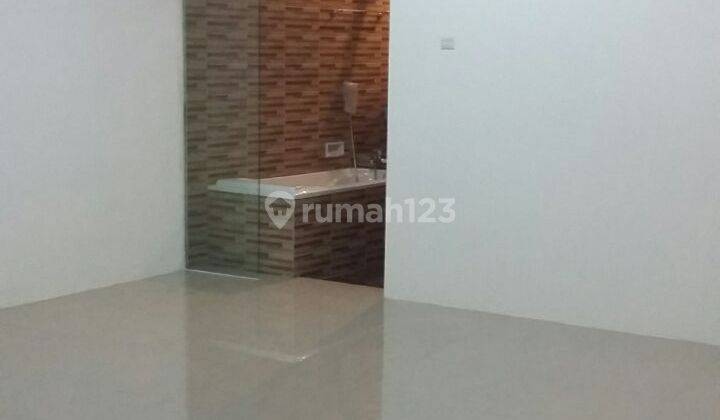 Rumah Baguuus, Pemandangan View City Dr Lantai 2, Lok Strategis, Udara Adem, Baru Direnov  4