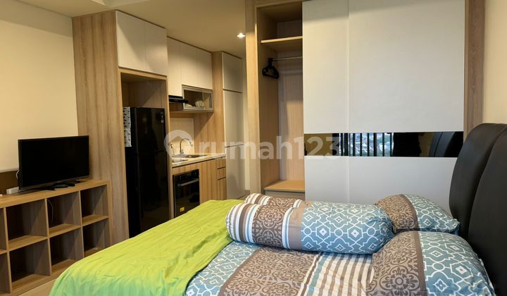 , Lokasi Dekat Stasiun Tebet, Jl Casablanca, Jaksel.