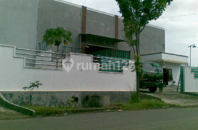 Gudang Gatot Soebroto, bagus, siap pakai, Lokasi Terdepan, Row Jln Lebar, Containner 40 bisa masuk , Aspalnya Bgs, ada kantor nya 1