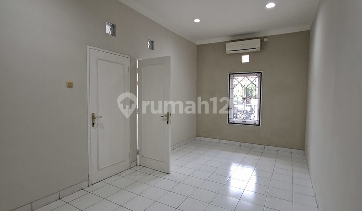 Move-in ready house in Kencana Loka, close to Cikal Harapan School, Stella Maris, Saint John, near the station and Pasmod.