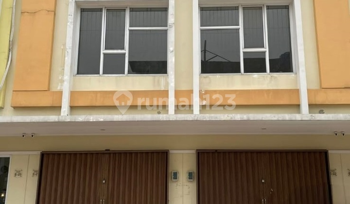 For Sale, Attached Shop House in Gading Serpong, 2 floors, SHM, 5500W, Garage Fits Many Cars, Neat, Ready to Use