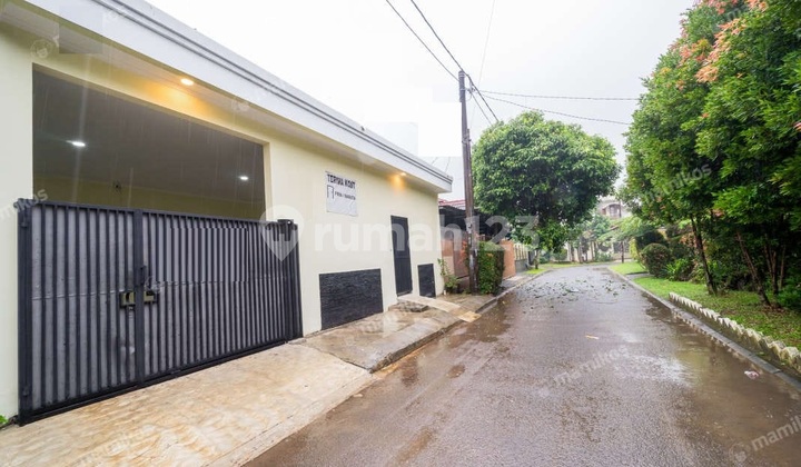 Dijual Cepat Rumah Kost di Griya Loka, KT. 8+1, KM. 8+1, SHM, Lokasi Strategis, Kamar Kost Terisi Full