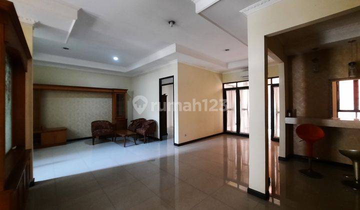 Rumah 2 Lt, Muraah di Bsd City Nusa Loka, Siap Huni, Kt.4+1, Semi Furnish, Akses Tol, Pasar Modern 2