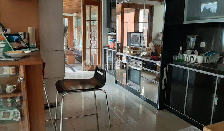  Rumah Bagus 2 Lantai di Kotabaru Parahyangan Semi Furnished 2