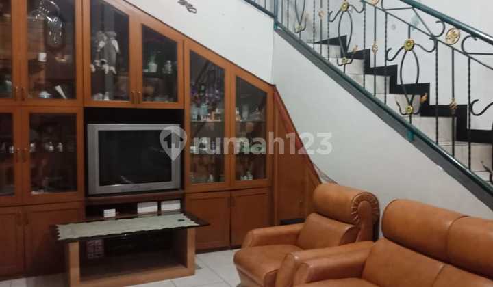 Rumah Modern 2 Lantai Di Kompleks Taman Cibaduyut Indah 1 2