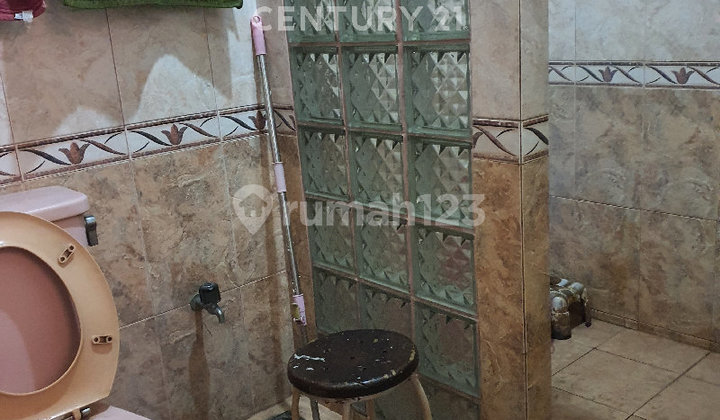 Three-Story Shop House, Former Building Materials Store on MAINROAD JL. Suniaraja Bandung 2