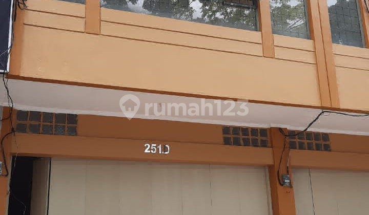 Shop House in a Strategic Location in Bandung City, East Rajawali Street