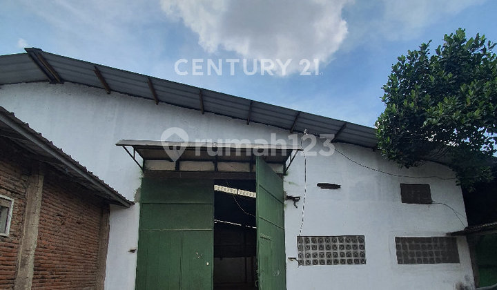 Strategic Warehouse Location on Main Road Jl Raya Kopo Bandung