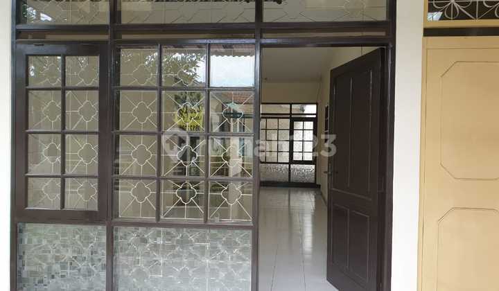 Rumah di Taman Holis Indah Siap Huni Lokasi Nyaman 2