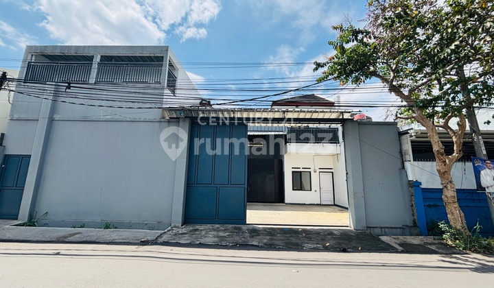 Gudang Kantor Cafe di Sayap Taman Kopo Indah 2 Bandung