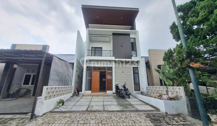 Rumah Lux Singgasana Pradana Baru New 2