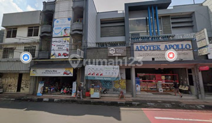 Lux Mainroad Otista Shop House, Otto Iskandardinata Street, Bandung City